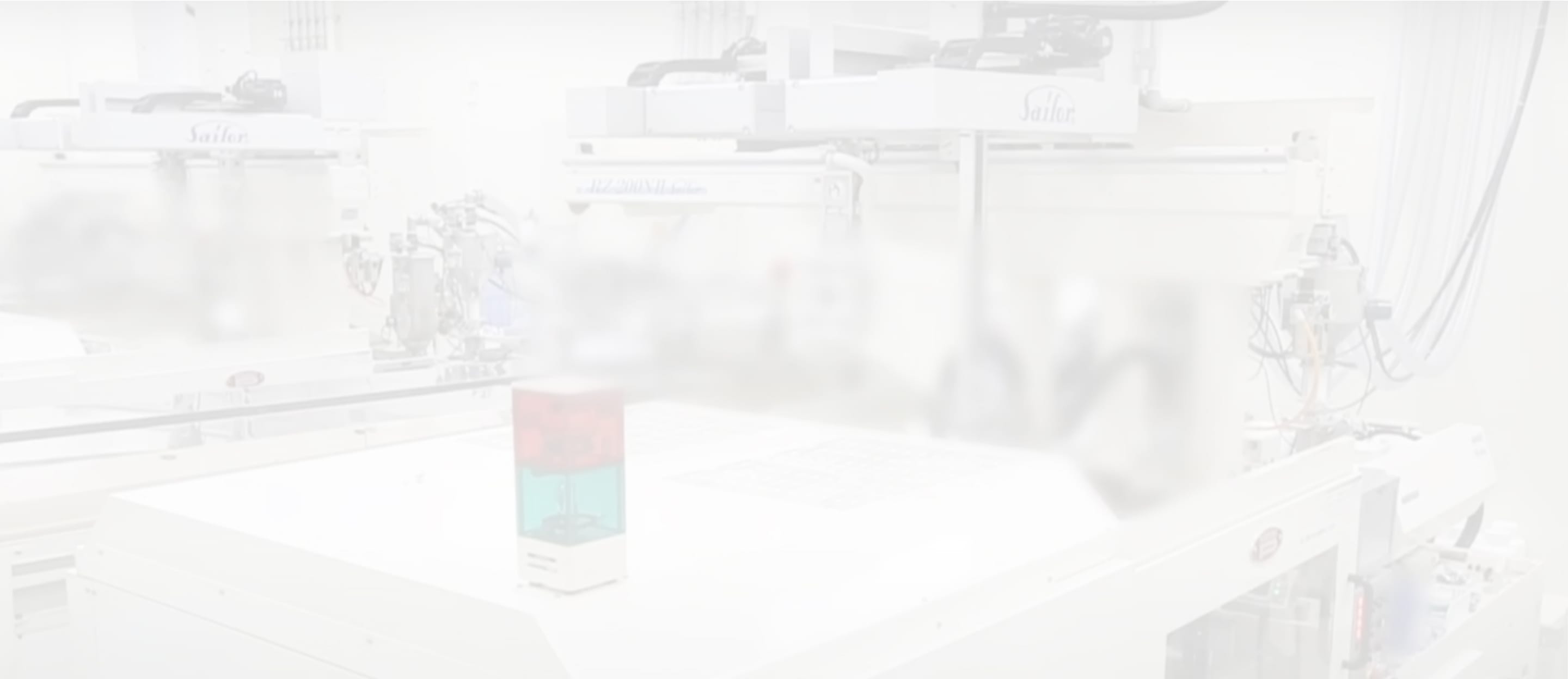 第二工場 高度な成形環境を維持。清浄度ISO7（FED STD 209Dクラス10,000）の成形環境と成形ラインの無人化を実現。